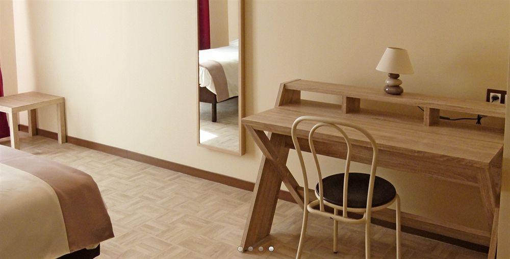 La Pause Hotel เอเวรอ ภายนอก รูปภาพ